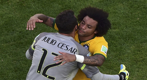 包含曼城险胜阿根廷，内马尔扑点救主德甲的词条