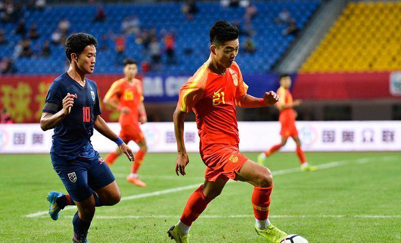 关于中国国家足球队首次跻身亚洲杯四强,引发球迷狂热讨论的信息 关于中国国家足球队首次跻身亚洲杯四强,引发球迷狂热讨论的信息