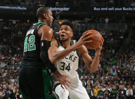 雄鹿再胜凯尔特人,缔造联盟最佳战绩 雄鹿再胜凯尔特人,缔造联盟最佳战绩