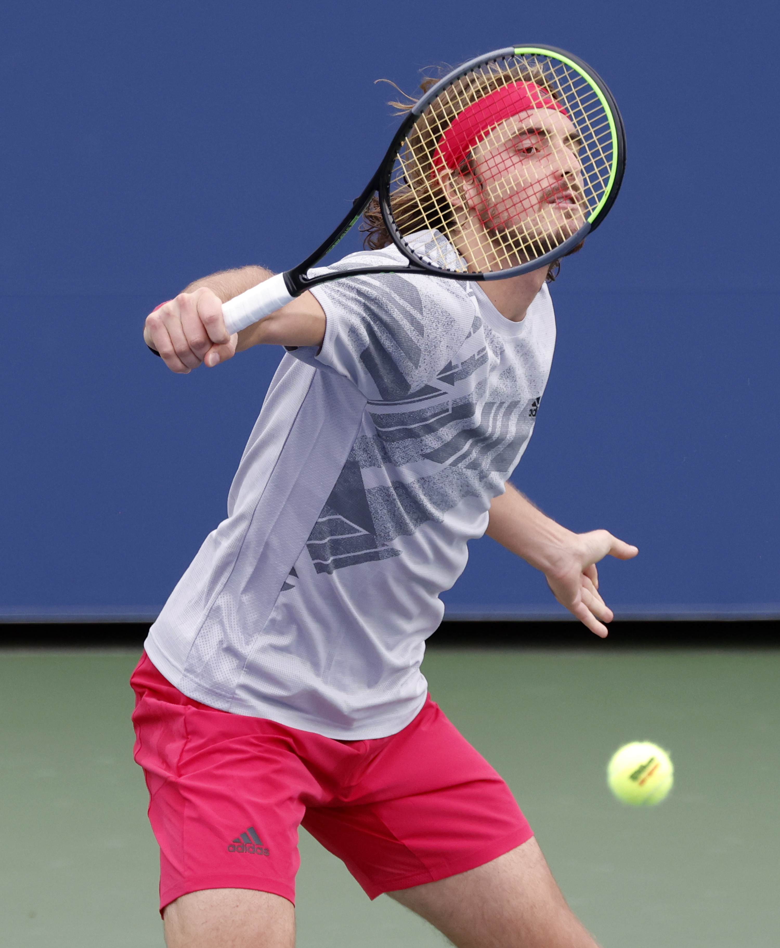 爱游戏官方-美国网球队血洗世界网球队，西西帕斯一己之力扛起全队的简单介绍