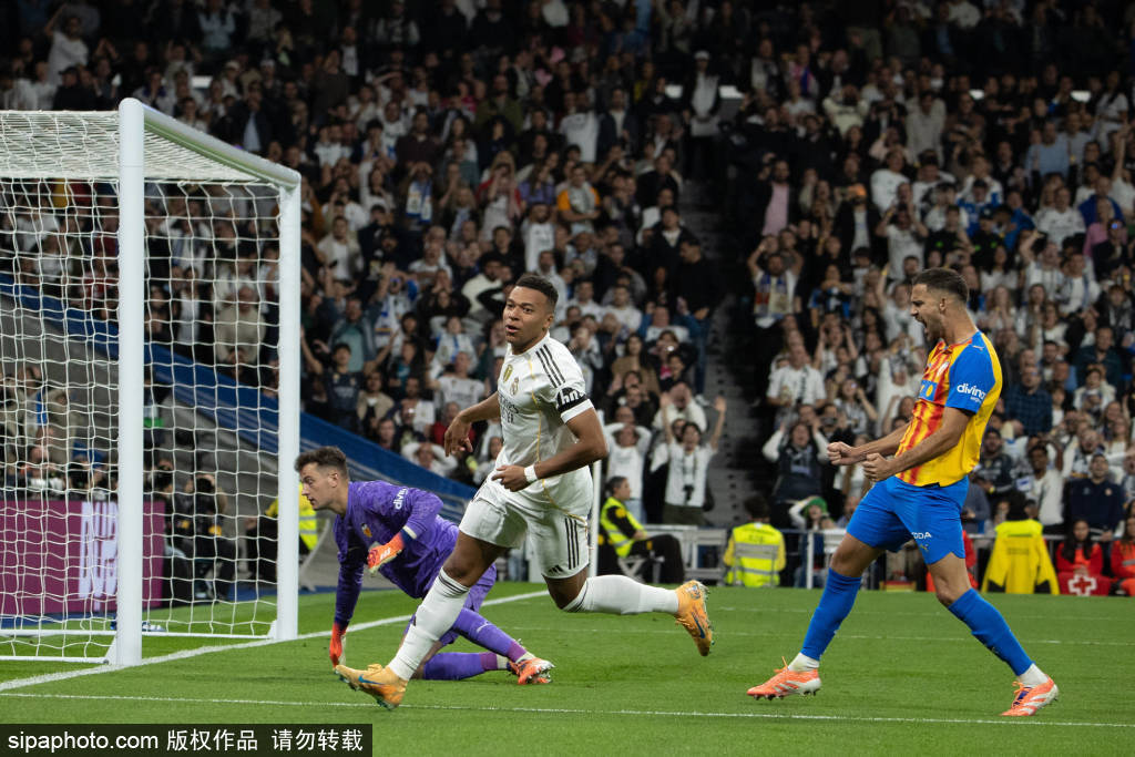 巴黎绝杀拜仁,伊布点燃赛场 巴黎绝杀拜仁,伊布点燃赛场