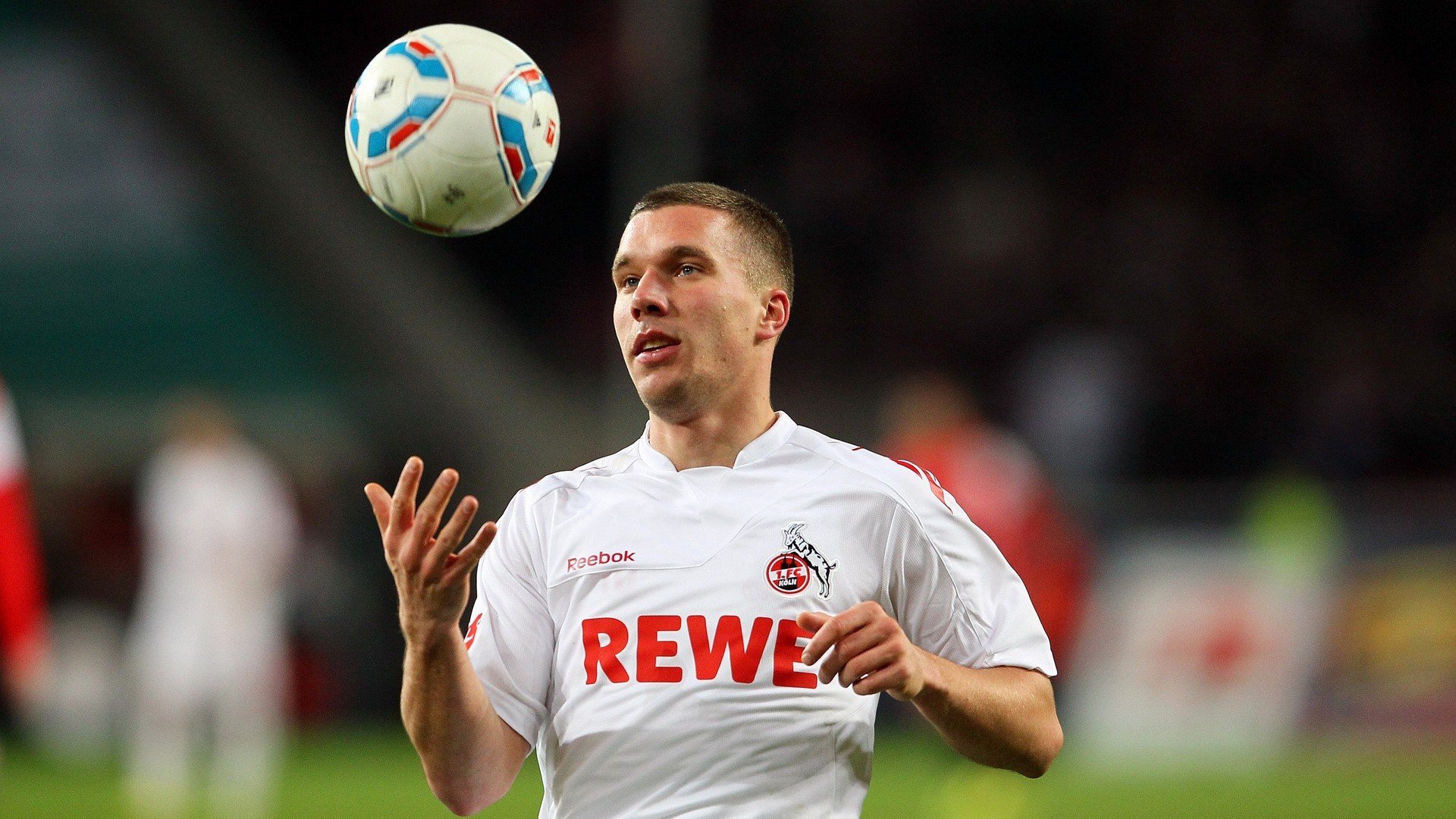 比利亚雷亚尔横扫玻利维亚，布雷默主宰意甲巅峰对决